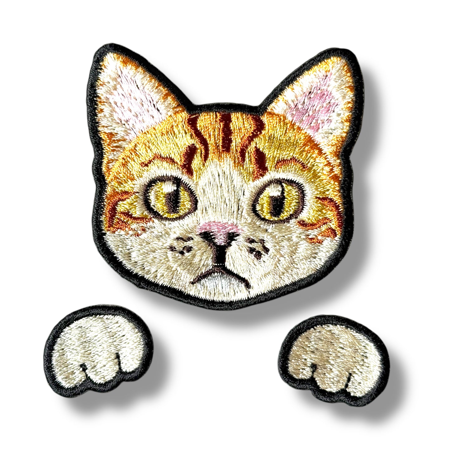 チャシロネコの刺繍ワッペン