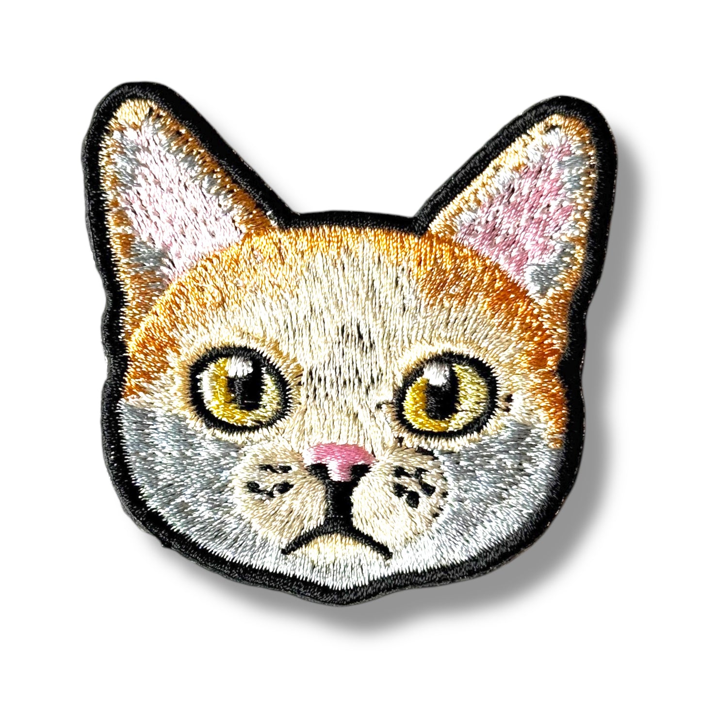 チャシロネコの刺繍ワッペン