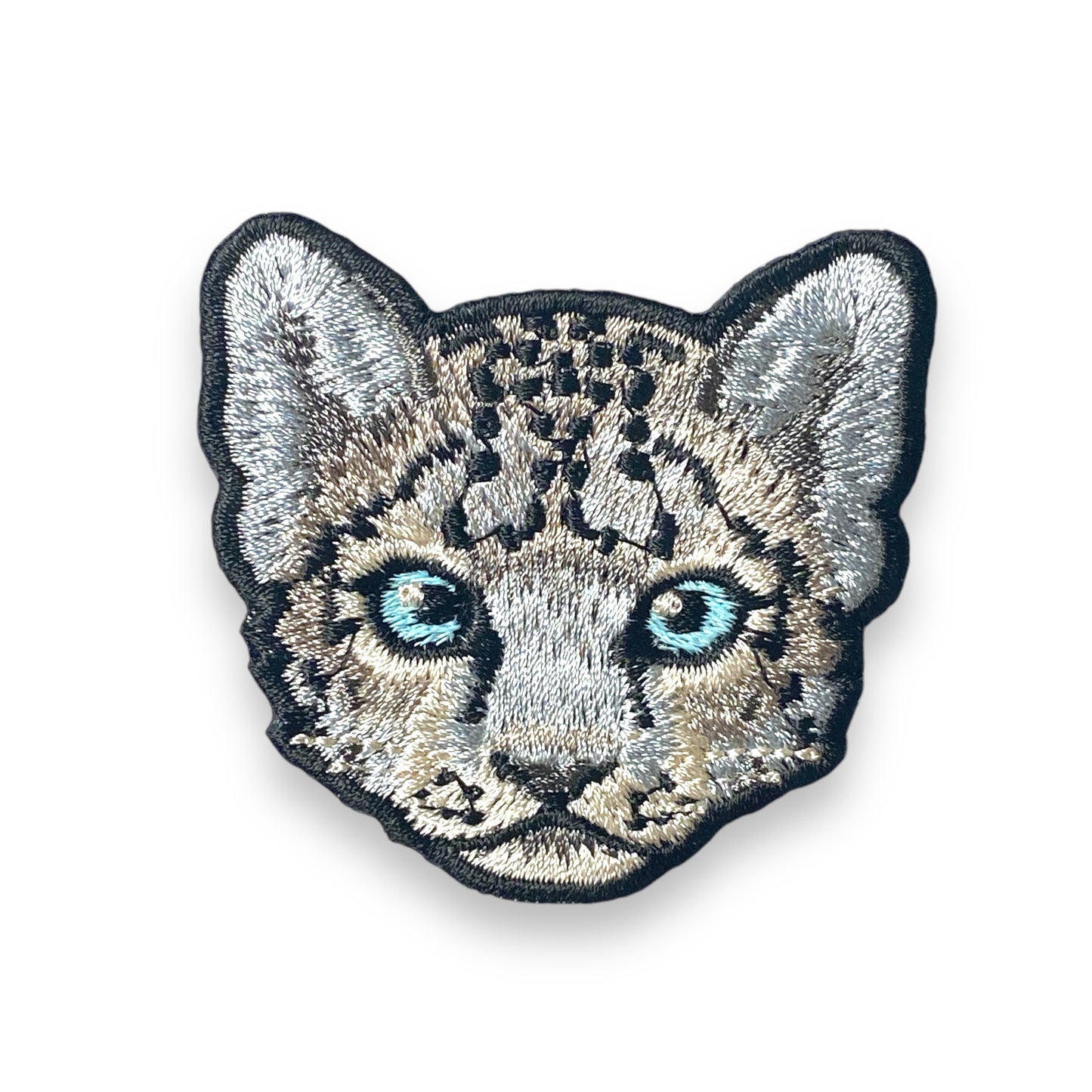 ユキヒョウの刺繍ワッペン