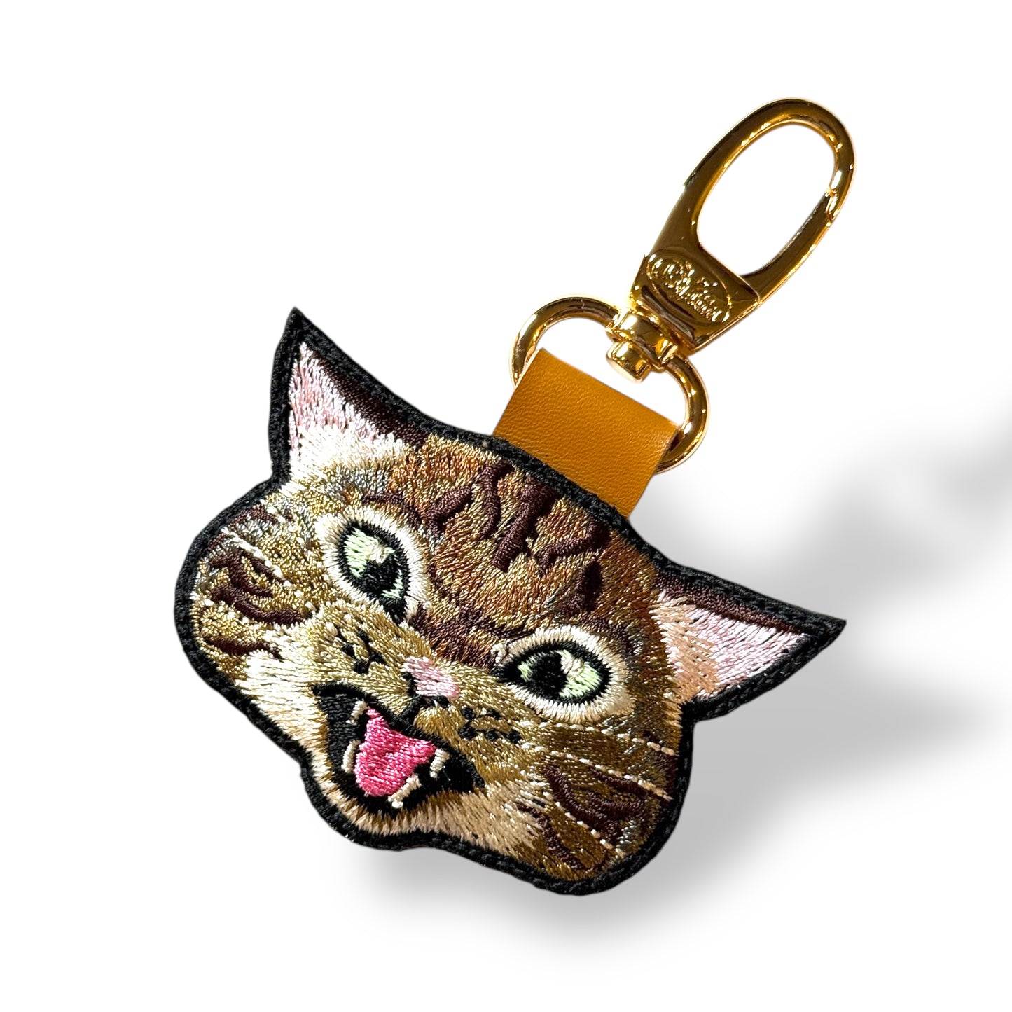 激おこにゃんこの刺繍ワッペン