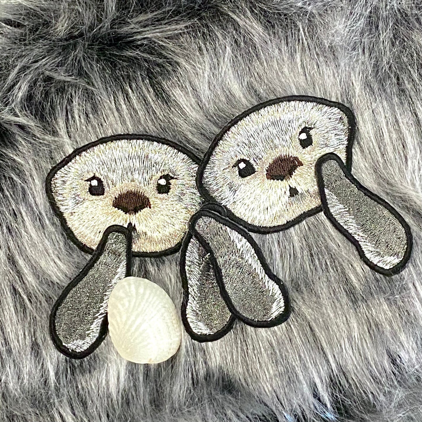 ラッコの刺繍ワッペン
