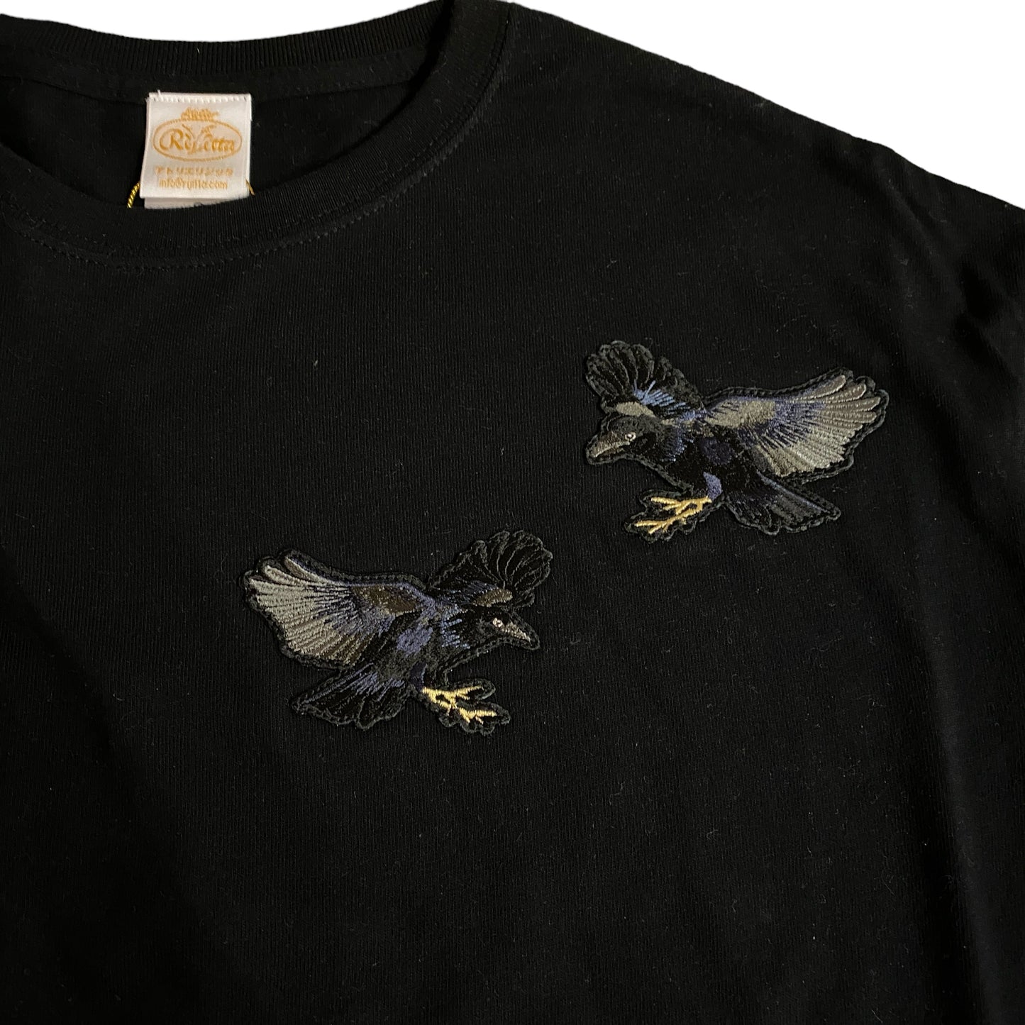 ムギンとフギンのブラックTシャツ