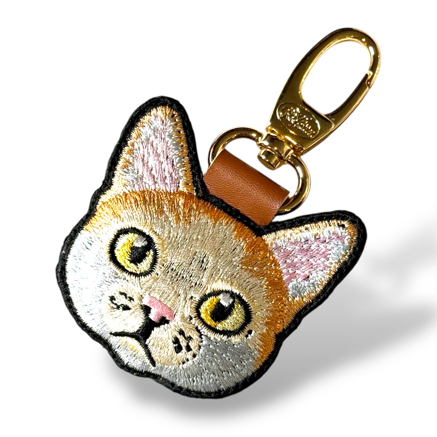 チャシロネコの刺繍ワッペン