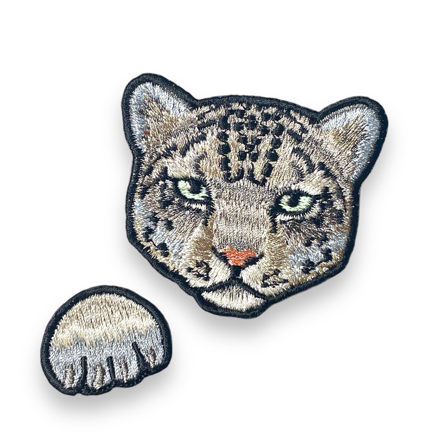 ユキヒョウの刺繍ワッペン