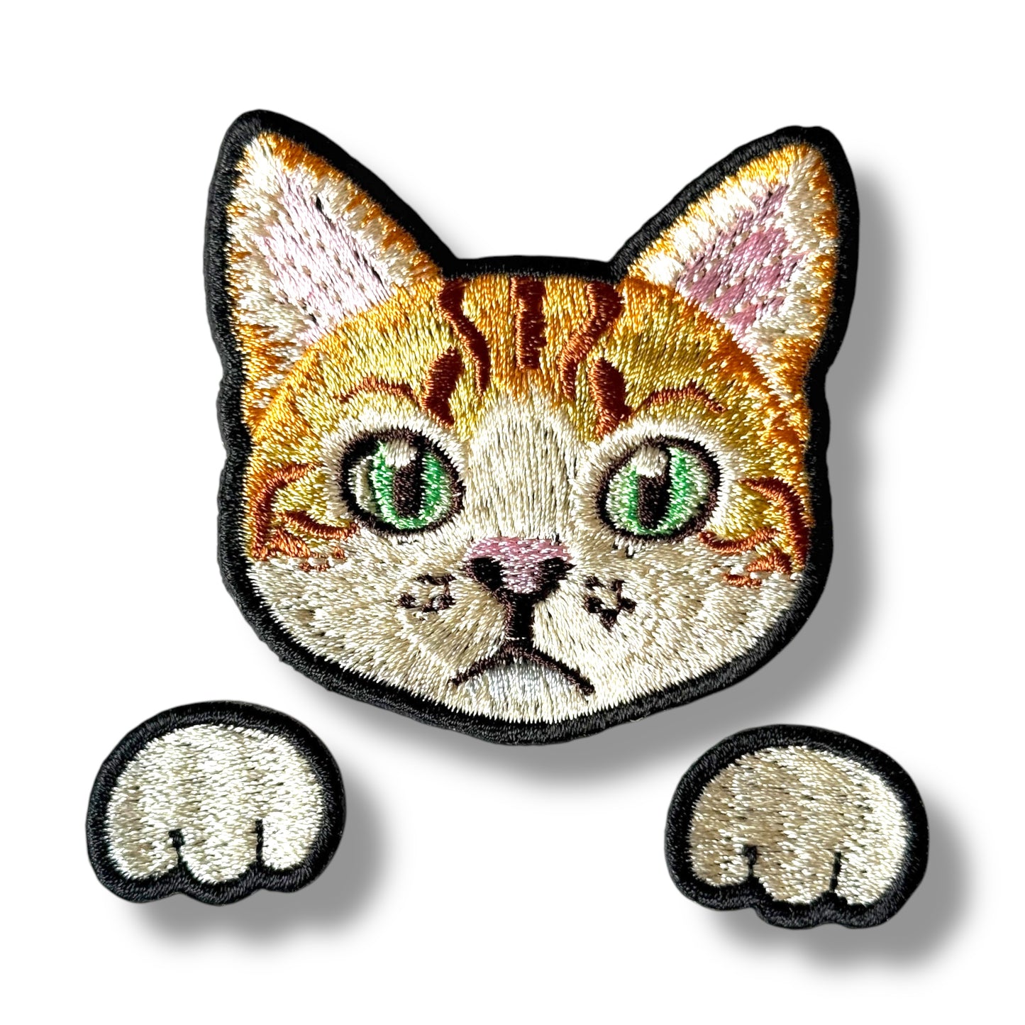 チャシロネコの刺繍ワッペン