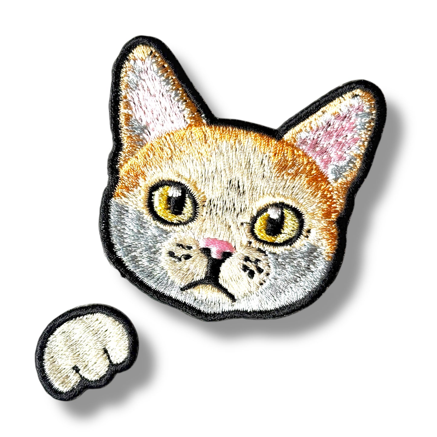 チャシロネコの刺繍ワッペン