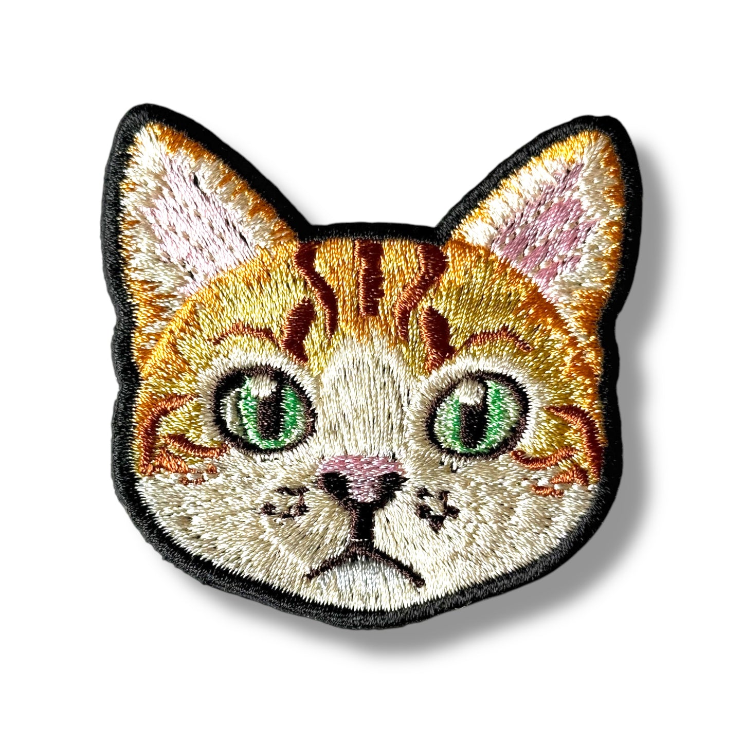 チャシロネコの刺繍ワッペン