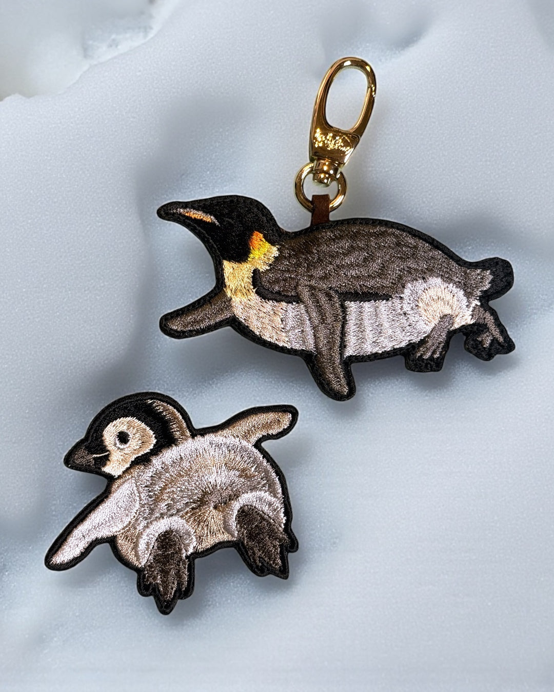 コウテイペンギンのトボガン刺繍ワッペン