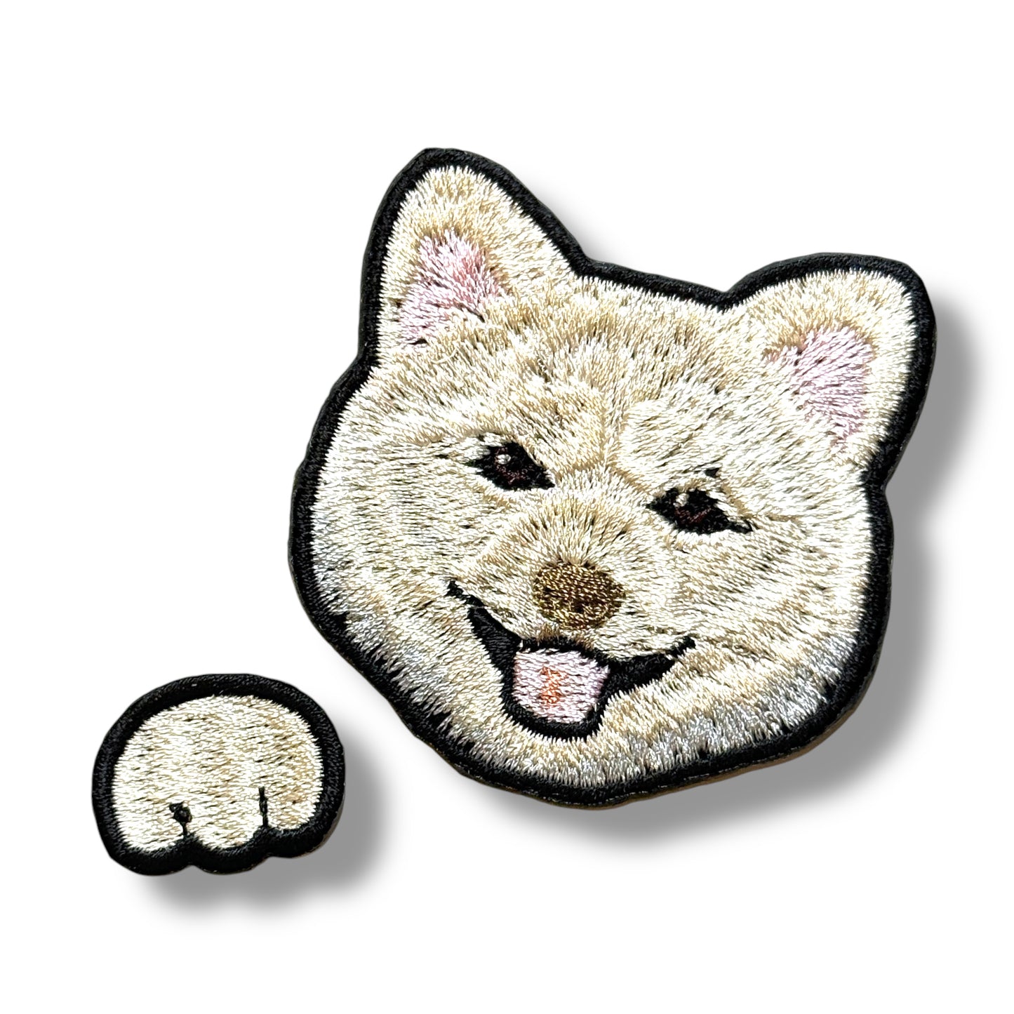 秋田犬の刺繍ワッペン
