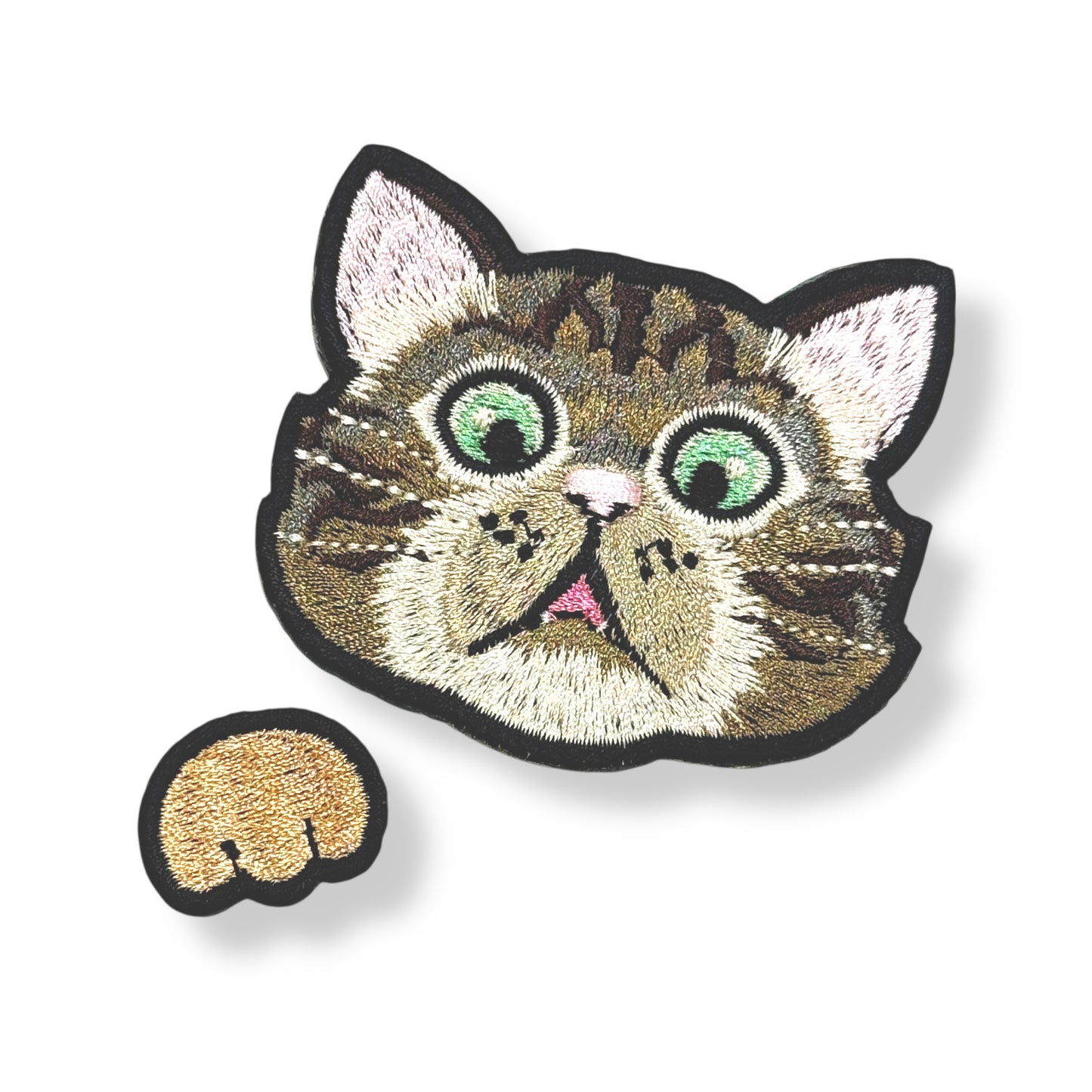 びっくりにゃんこの刺繍ワッペン
