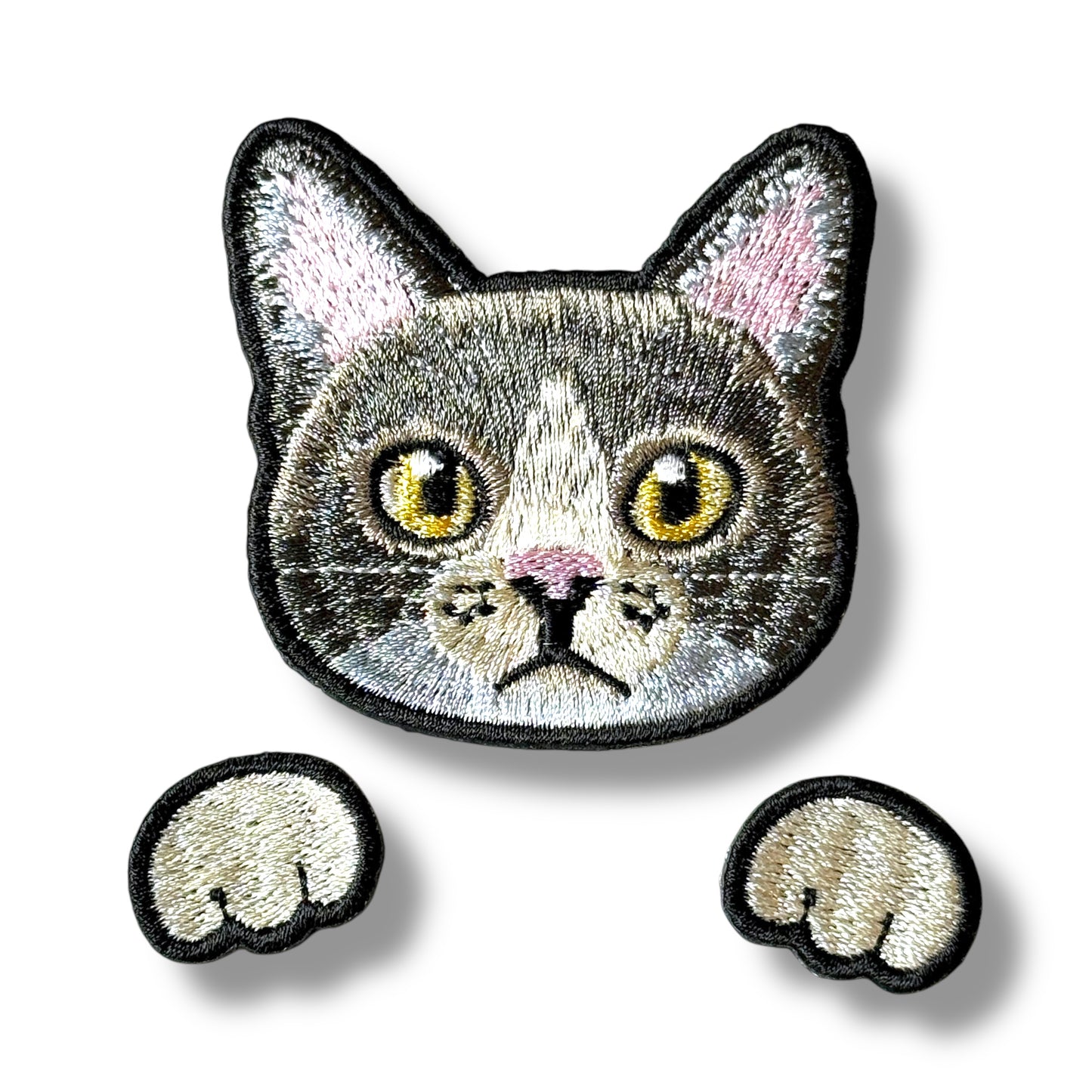 ハチワレネコの刺繍ワッペン