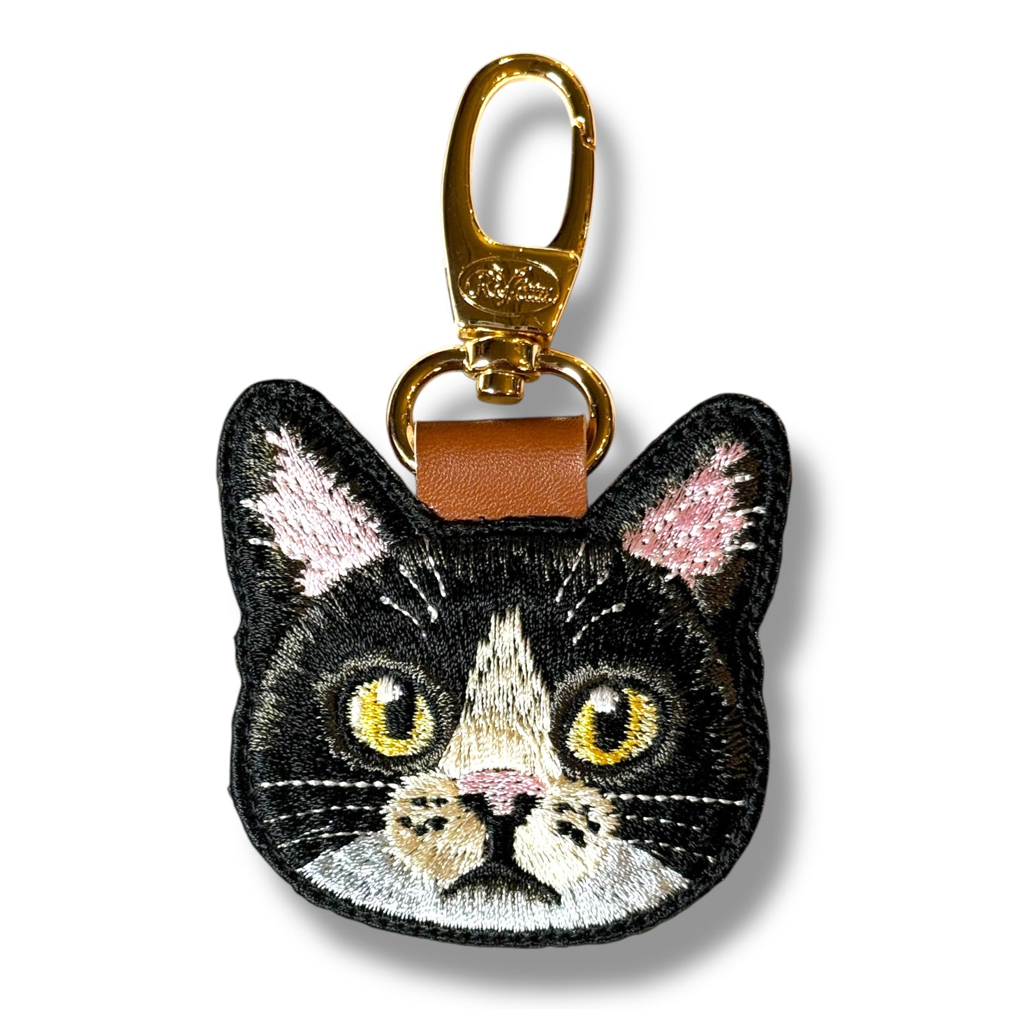 ハチワレネコの刺繍ワッペン