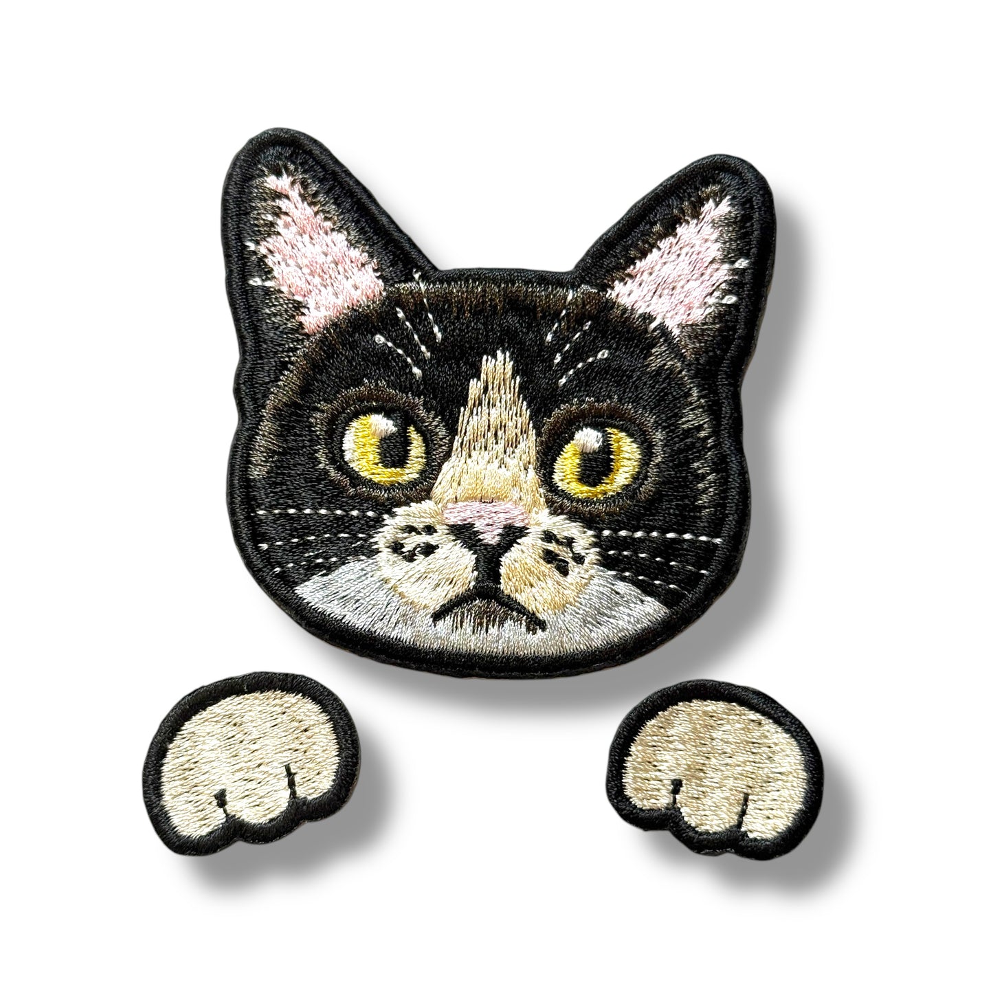 ハチワレネコの刺繍ワッペン