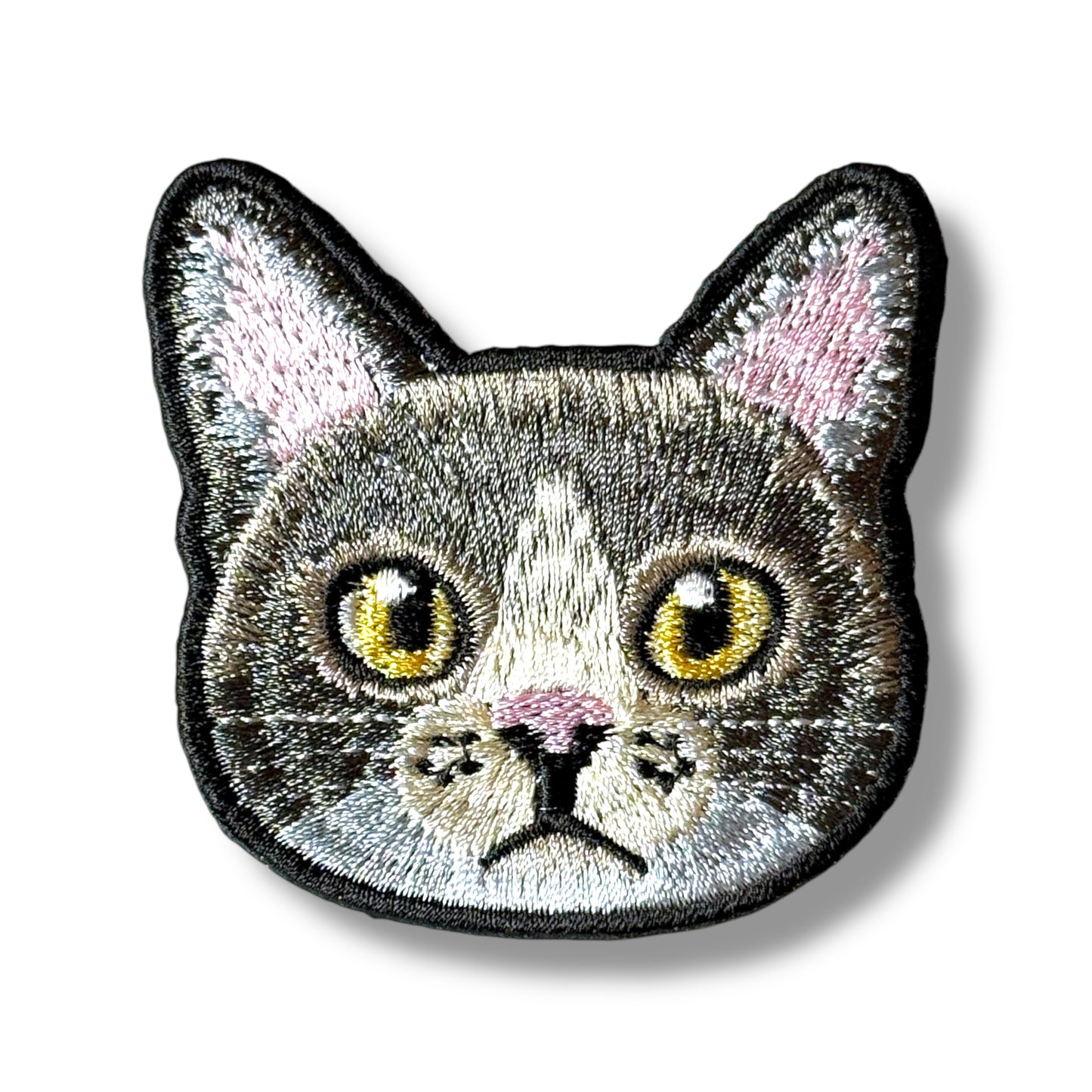 ハチワレネコの刺繍ワッペン