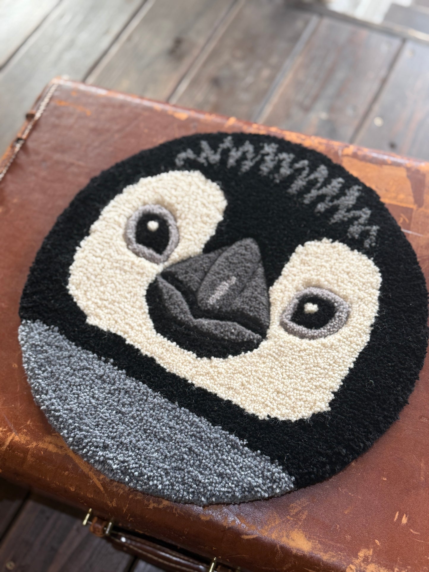 ペンギンチェアパッド　エンペラーペンギンヒナ