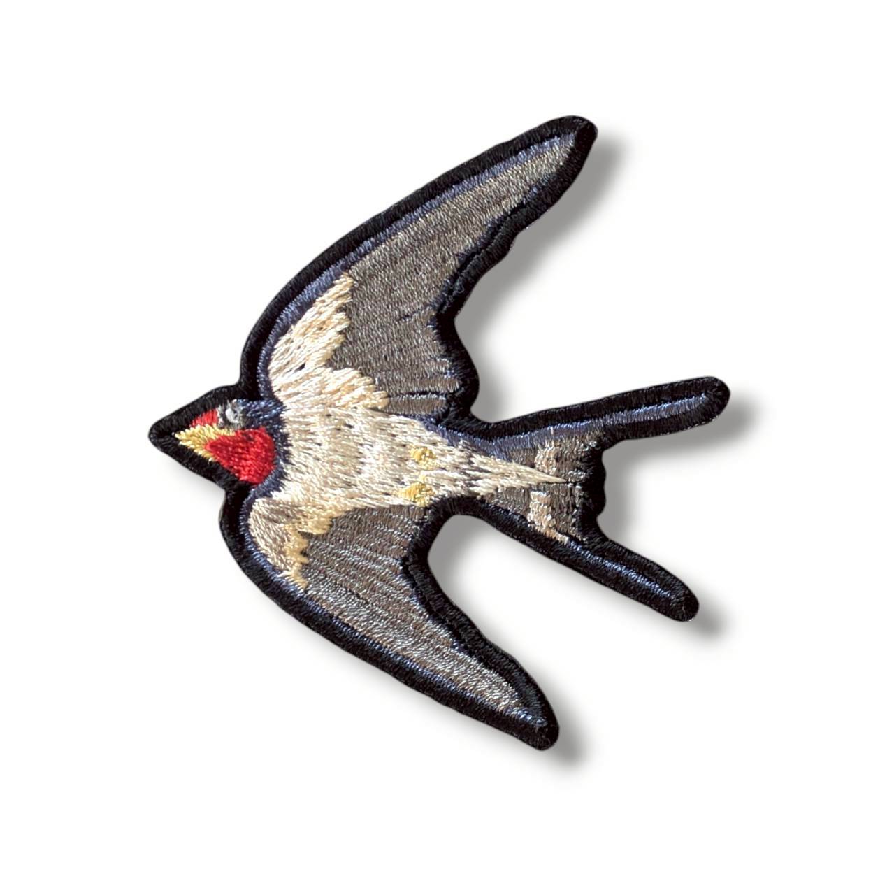 ツバメの刺繍ワッペン