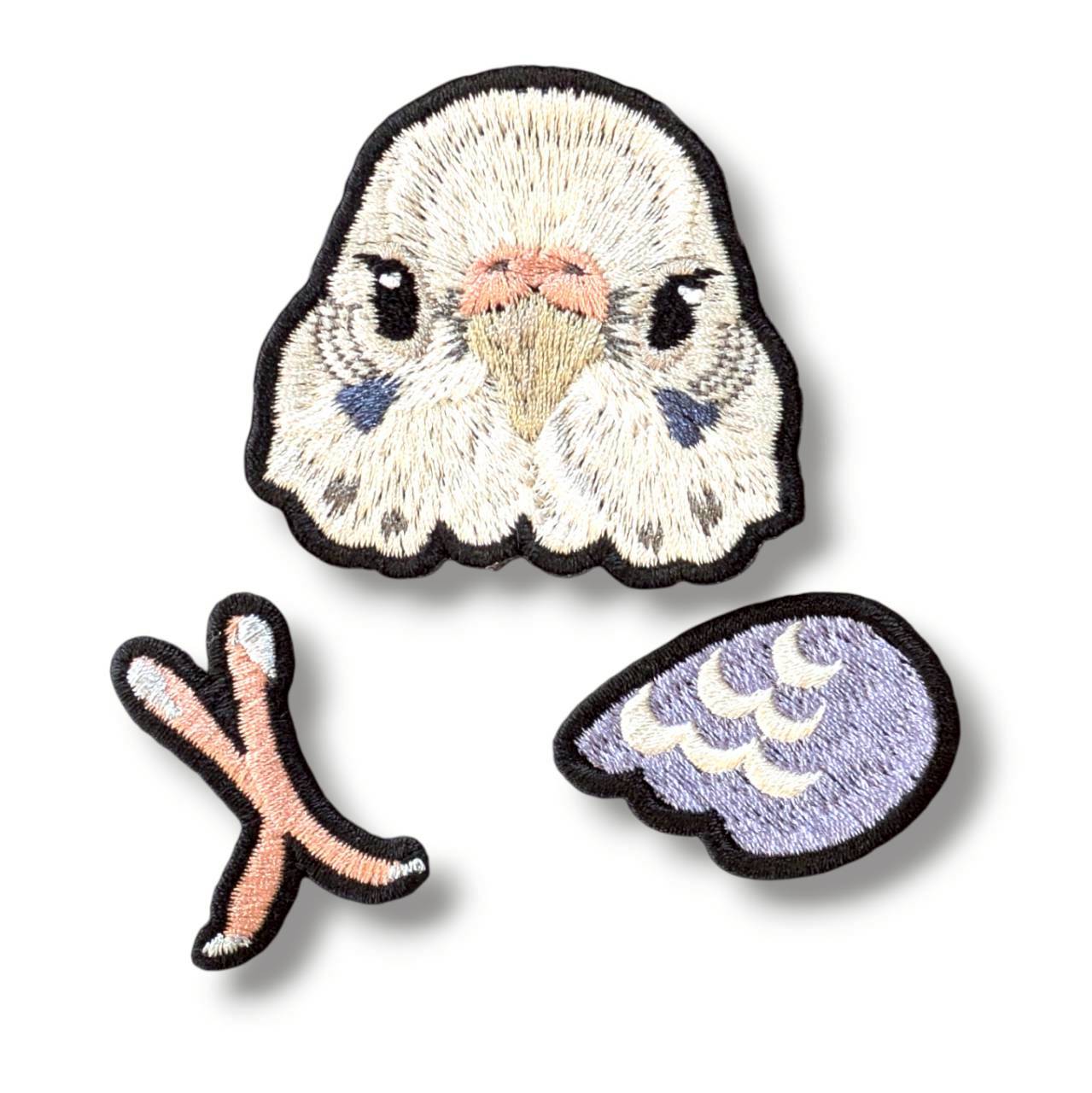 セキセイインコの証明写真刺繍ワッペン（ホワイト♀）