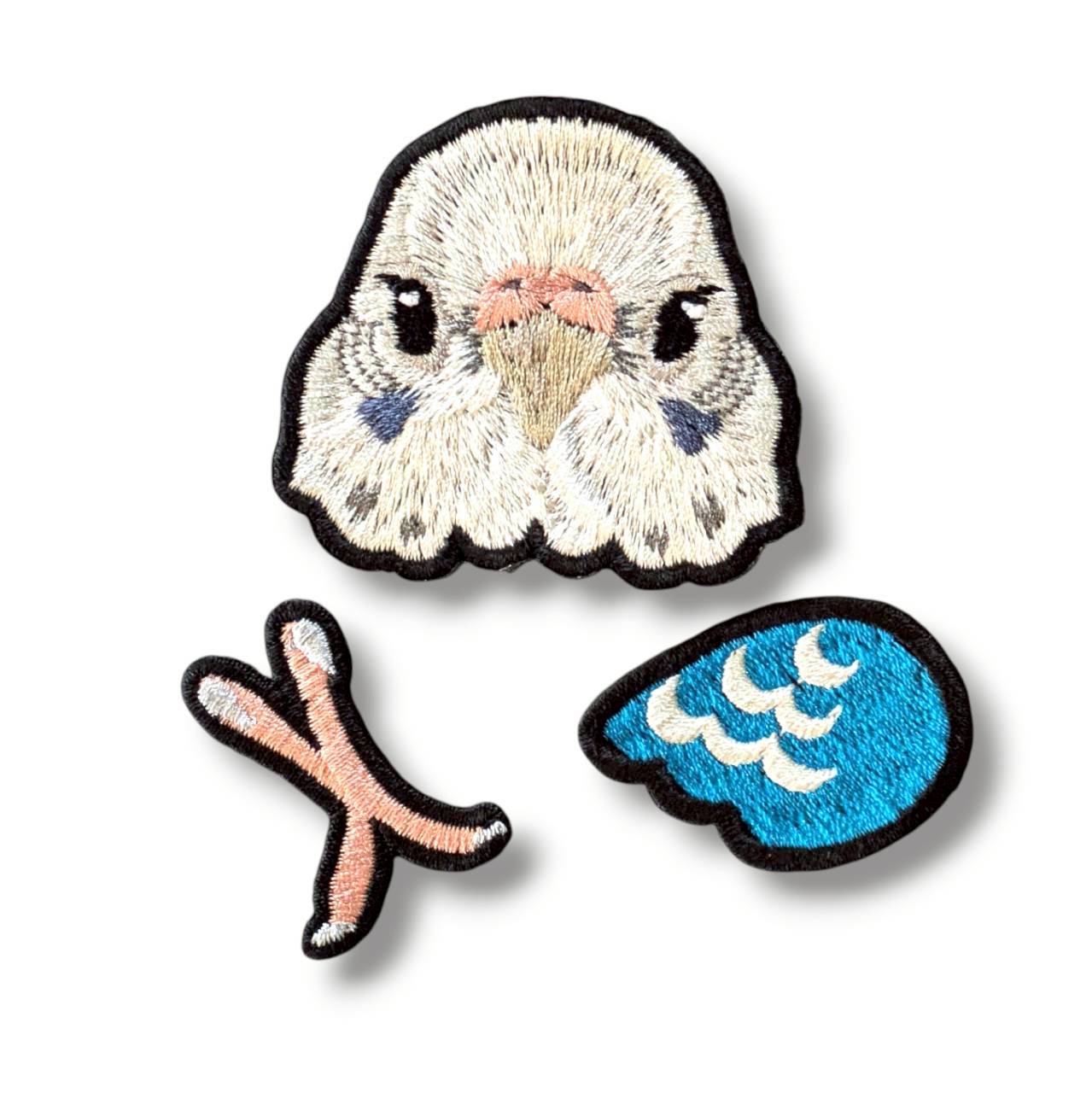 セキセイインコの証明写真刺繍ワッペン（ホワイト♀）