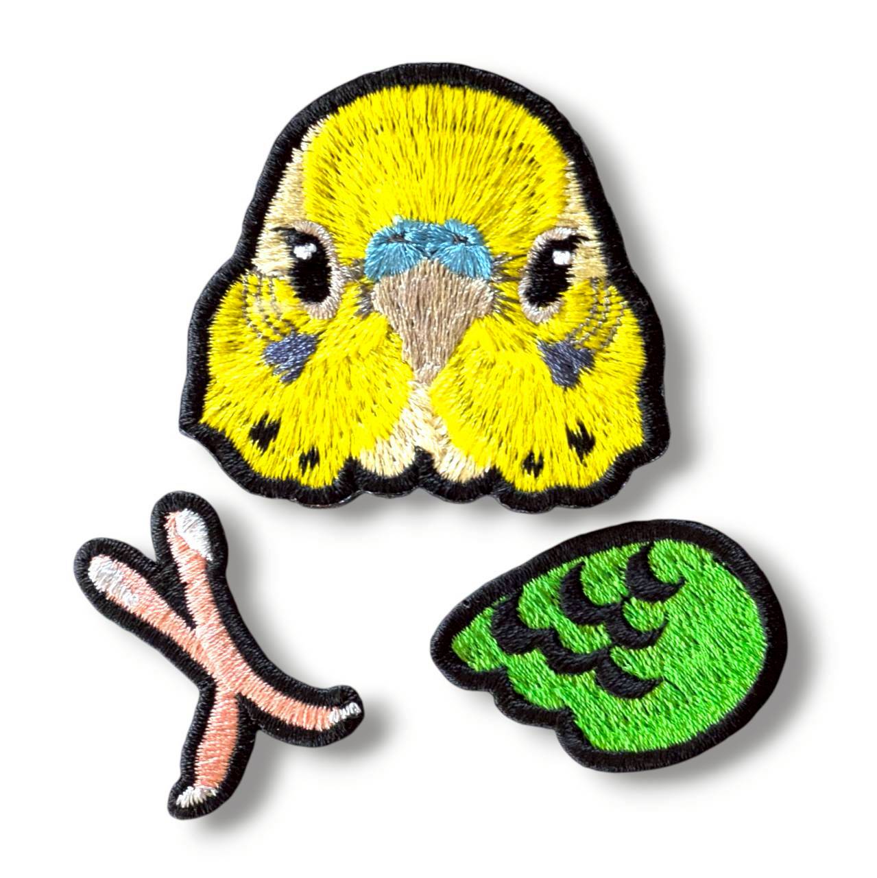 セキセイインコの証明写真刺繍ワッペン（イエロー♂）