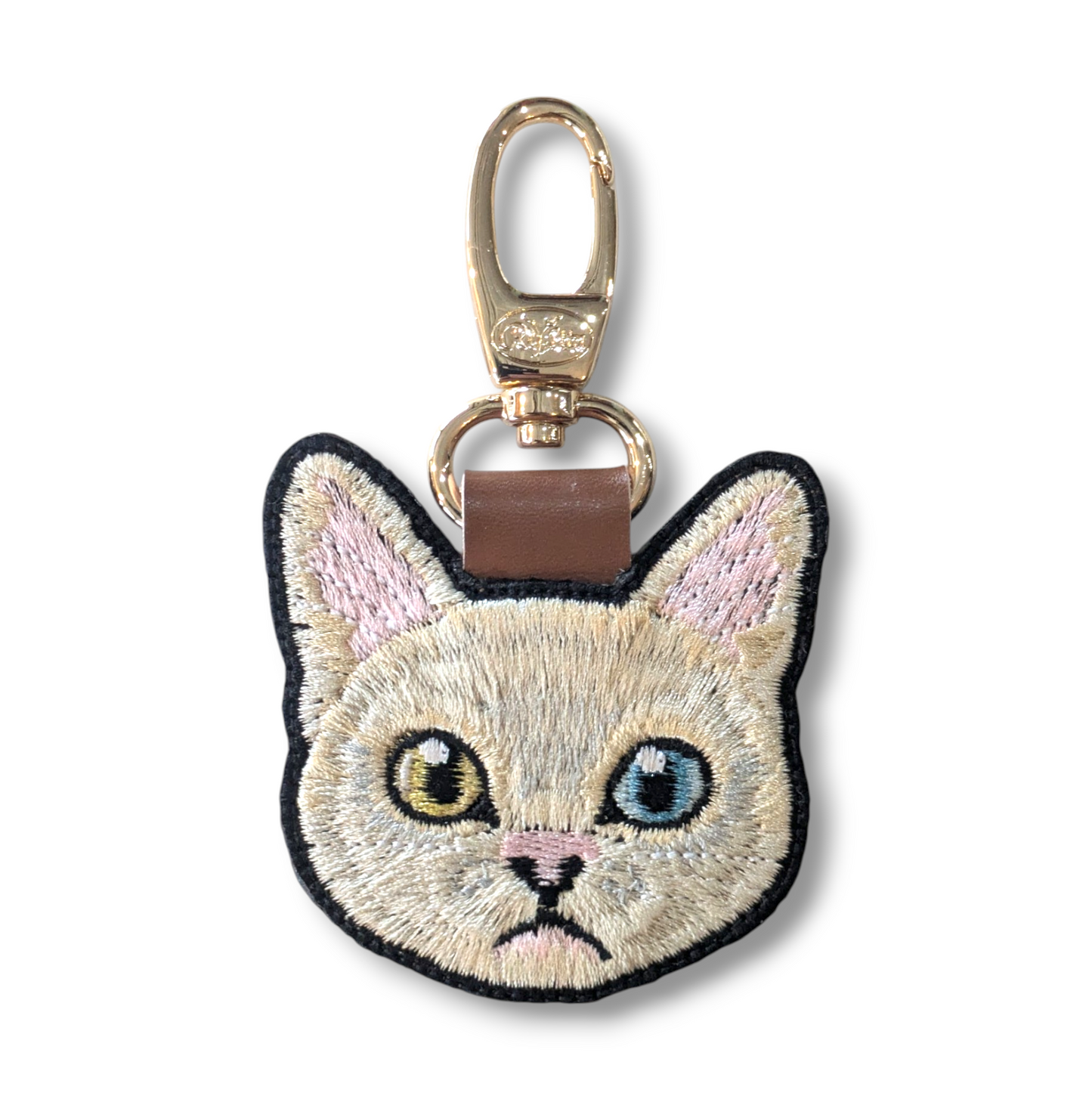 シロネコの刺繍ワッペン