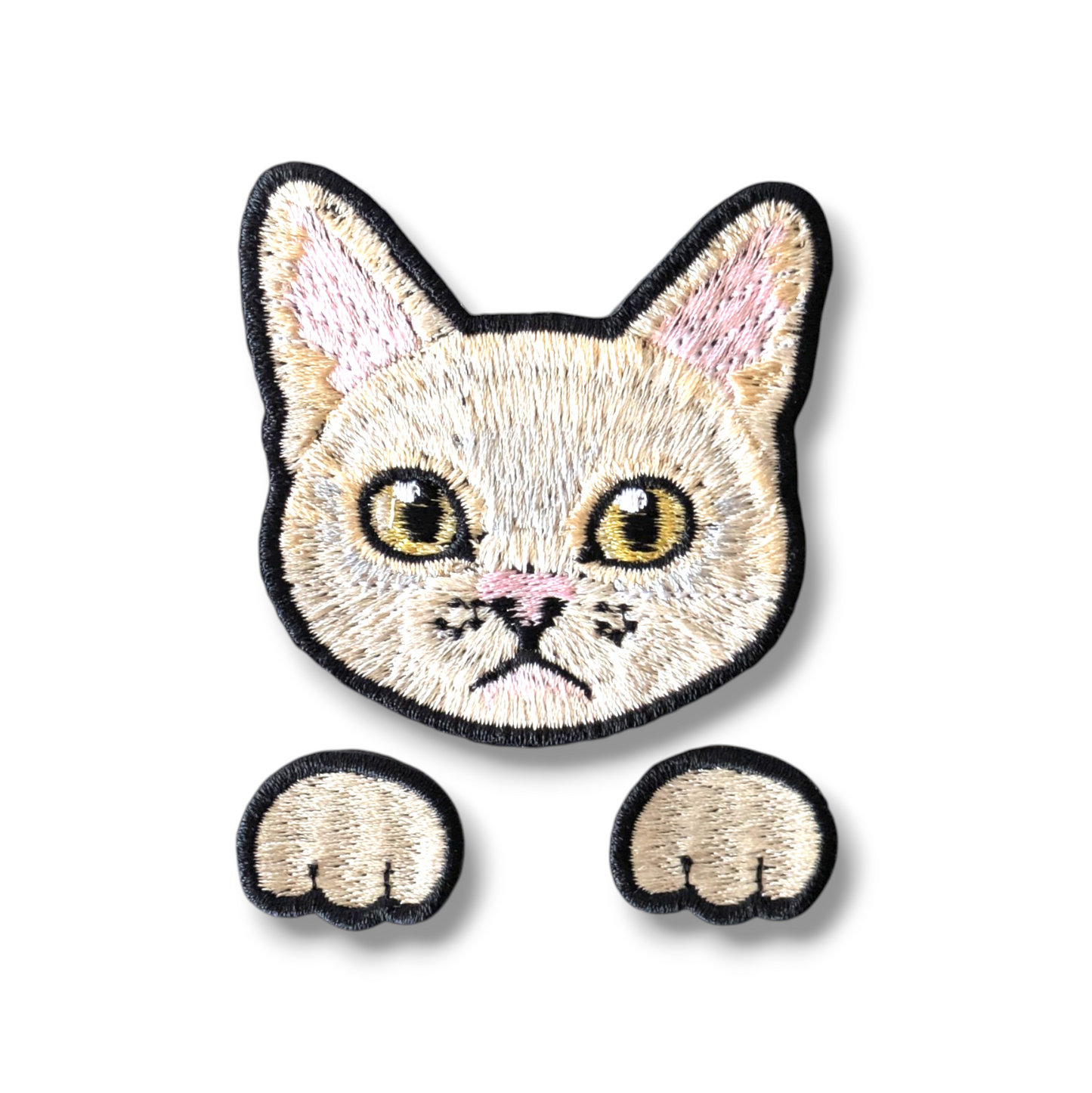 シロネコの刺繍ワッペン