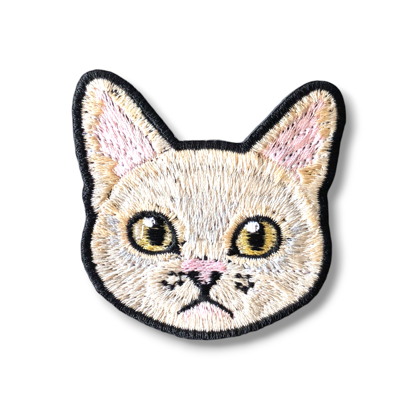 シロネコの刺繍ワッペン