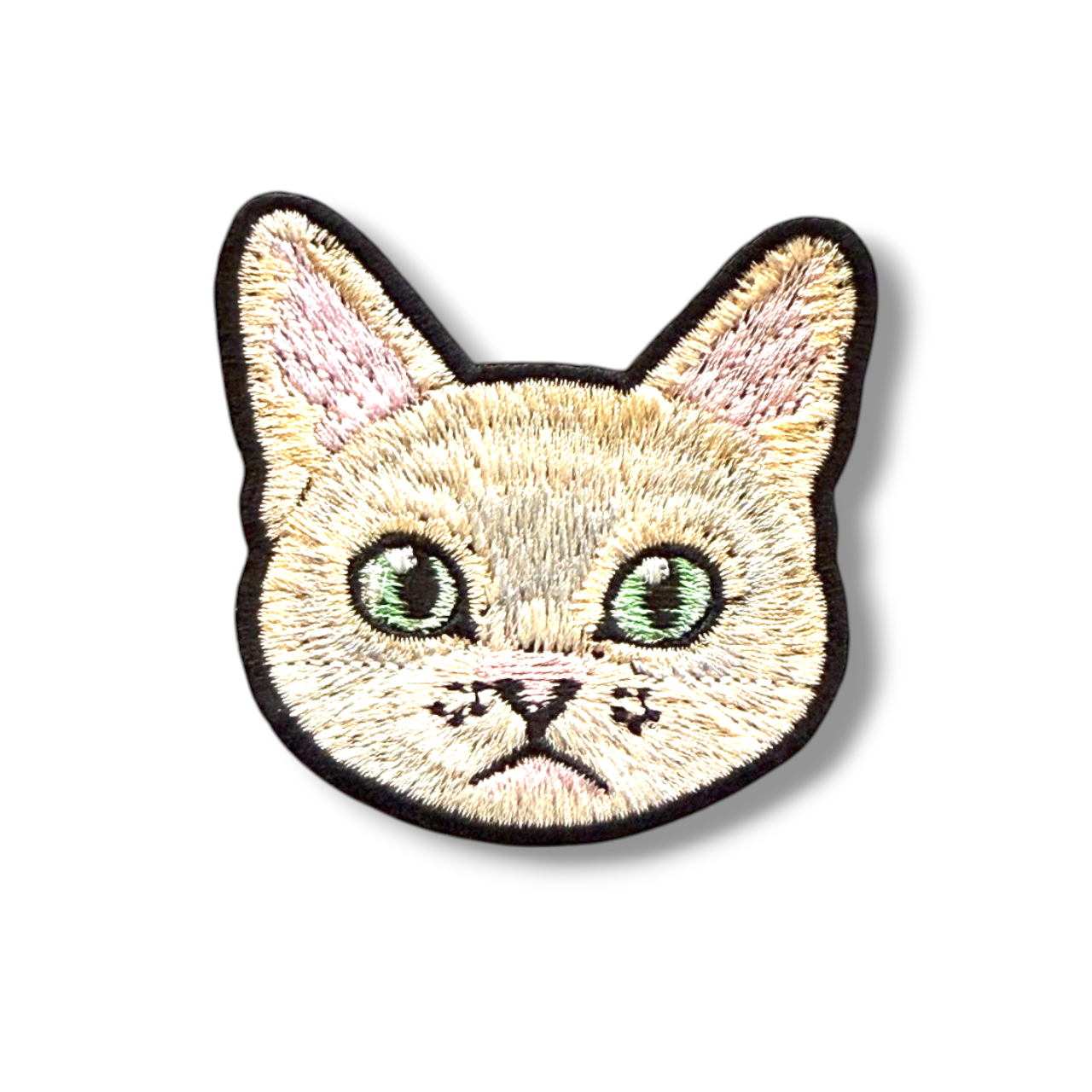 シロネコの刺繍ワッペン