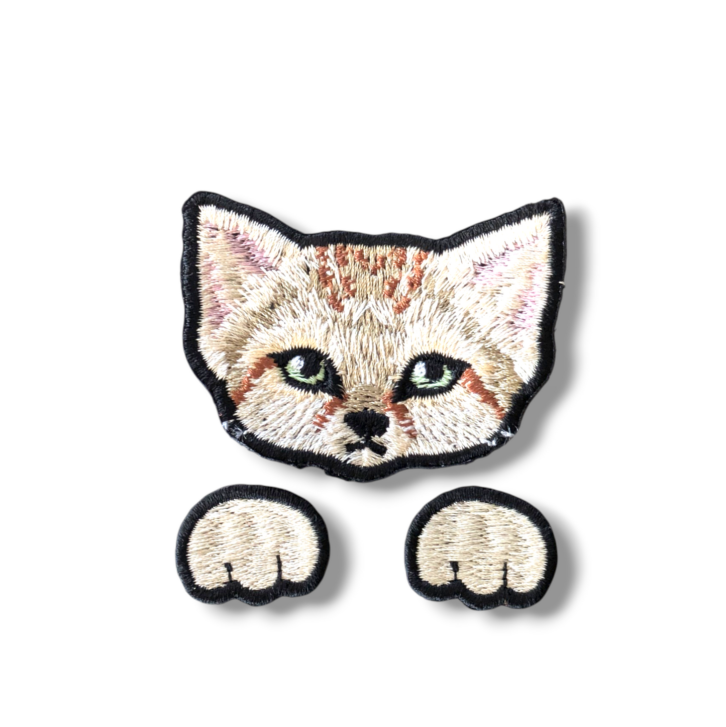 スナネコの刺繍ワッペン